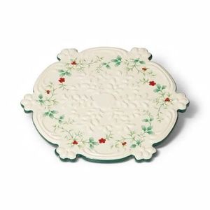 PFALTZGRAFF Winterberry Snowflake Trivet Stoneware